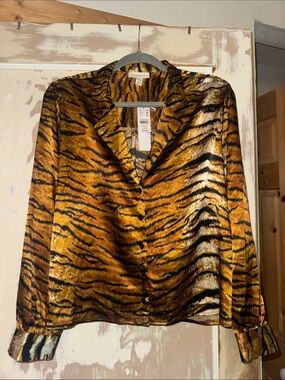 Topshop Tiger Print Satin style Button-Up Blouse in Gold and Black